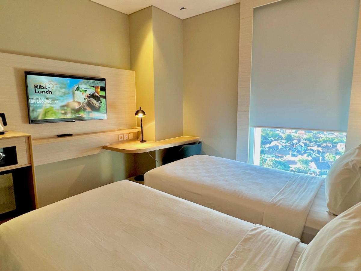 สวิส-เบลินน์ ซารีเปโตโจ โซโล Hotel Surakarta  ภายนอก รูปภาพ