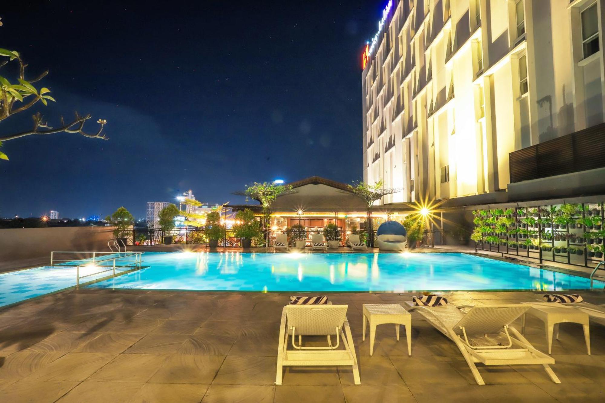 สวิส-เบลินน์ ซารีเปโตโจ โซโล Hotel Surakarta  ภายนอก รูปภาพ