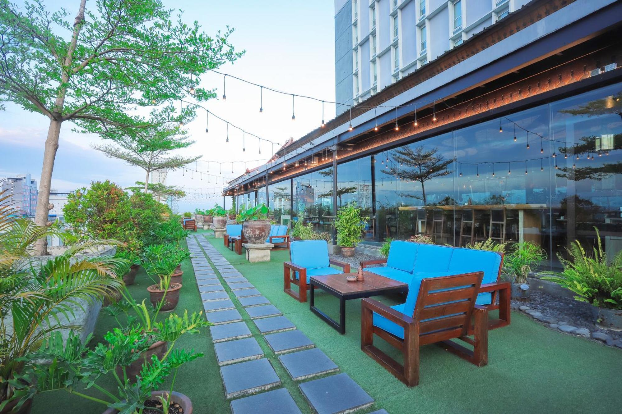 สวิส-เบลินน์ ซารีเปโตโจ โซโล Hotel Surakarta  ภายนอก รูปภาพ
