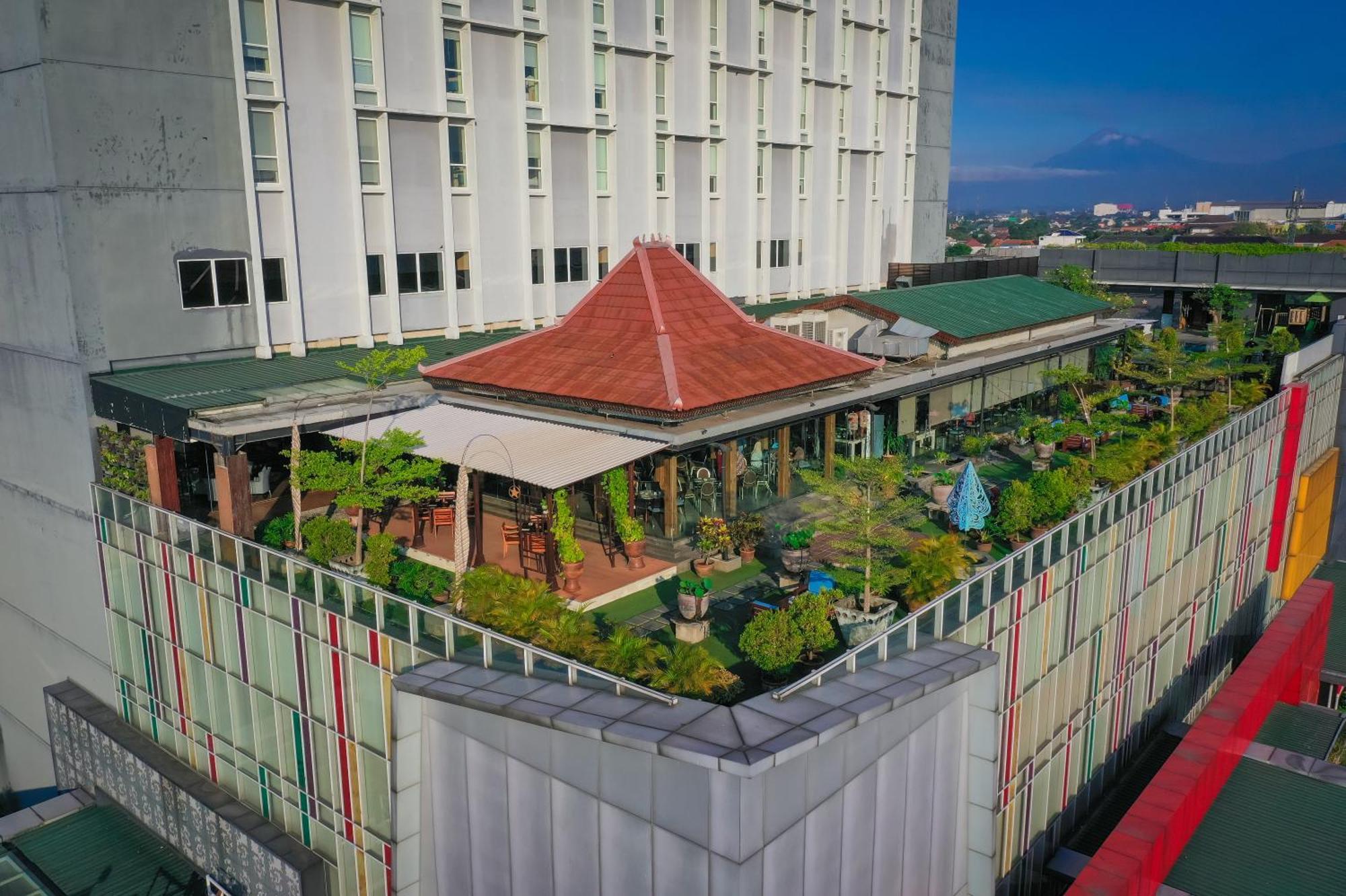 สวิส-เบลินน์ ซารีเปโตโจ โซโล Hotel Surakarta  ภายนอก รูปภาพ